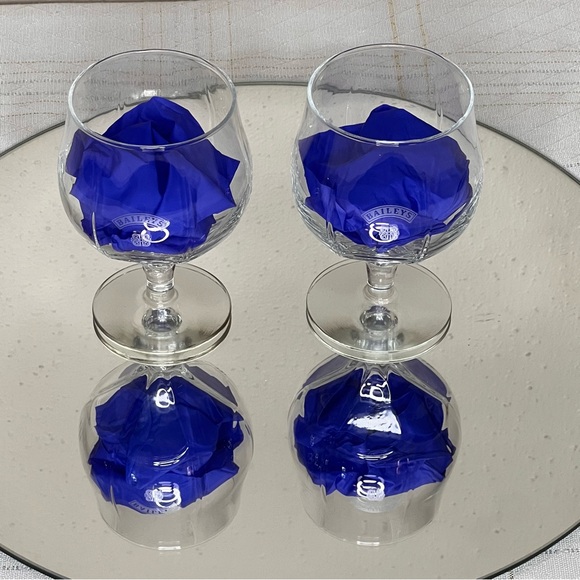 BAILEYS IRISH CREAM LIQUEUR STEMMED TULIP GLASSES WHITE ETCHING-6 OZ~SET OF 2 - Picture 3 of 6